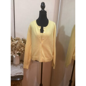 NWOT Women’s Beautiful Elegant Women’s Cardigan